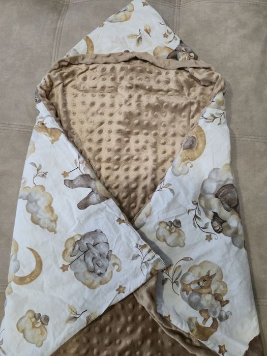 Otulacz do fotelika samochodowego