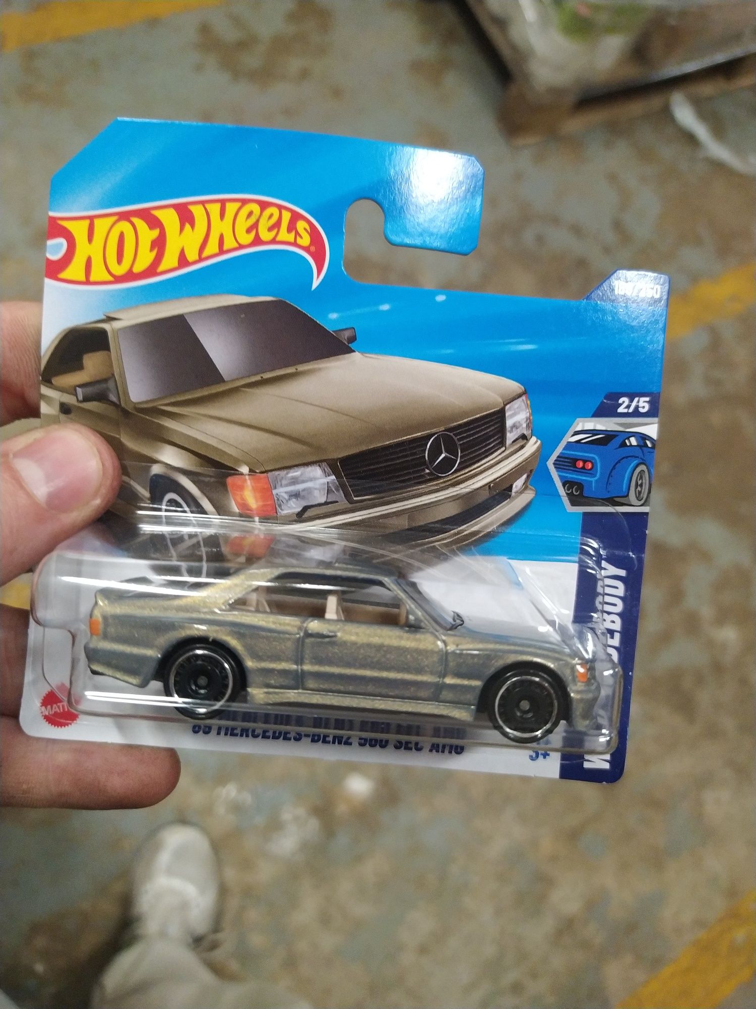 Hot wheels Ferrari stradale,Mersedes 560, Formula 1.