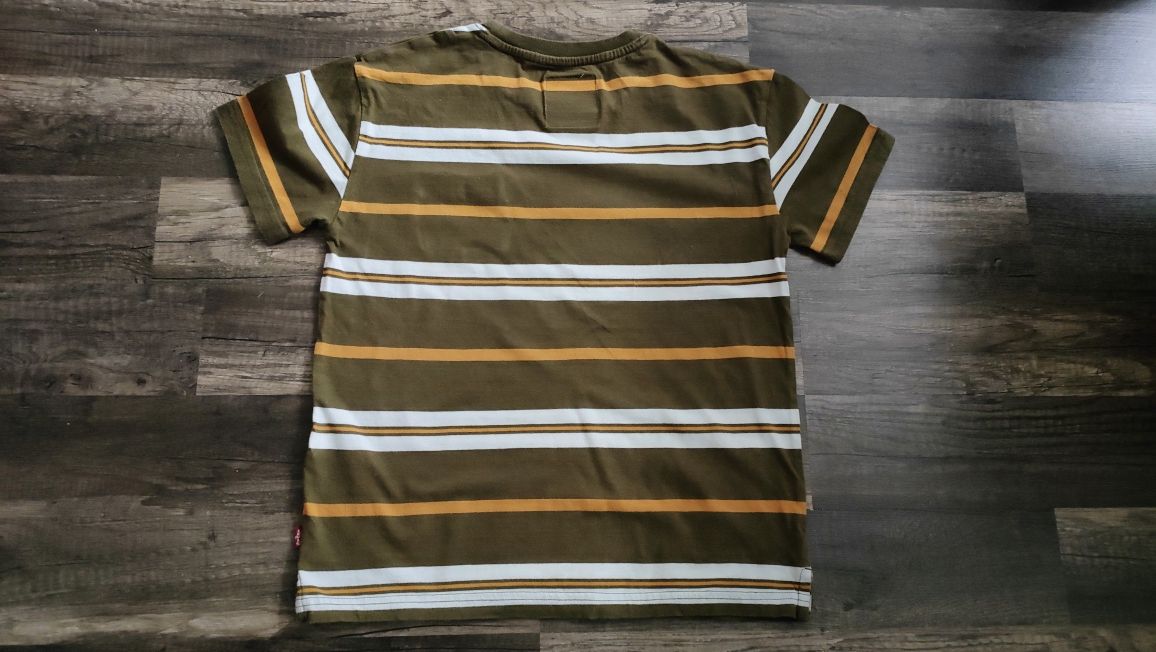świetny t-shirt Levi's