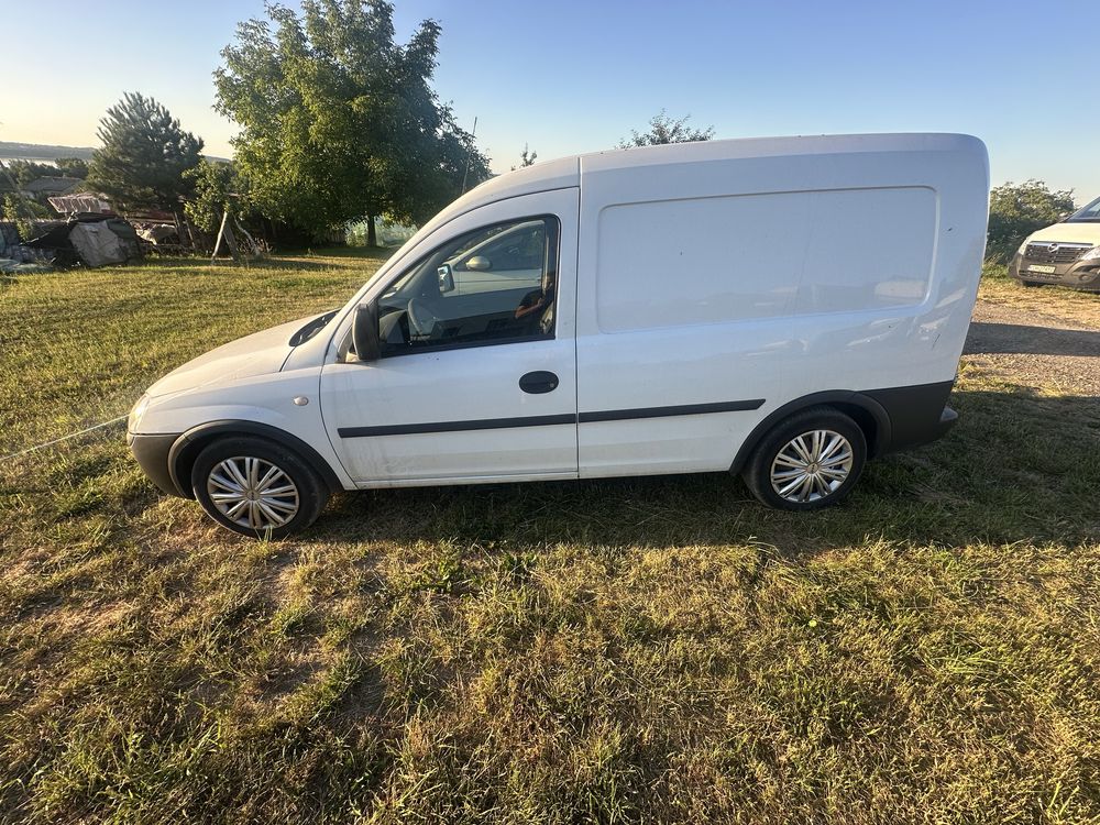 Opel combo 2011 r krajowy fv super stan, klima