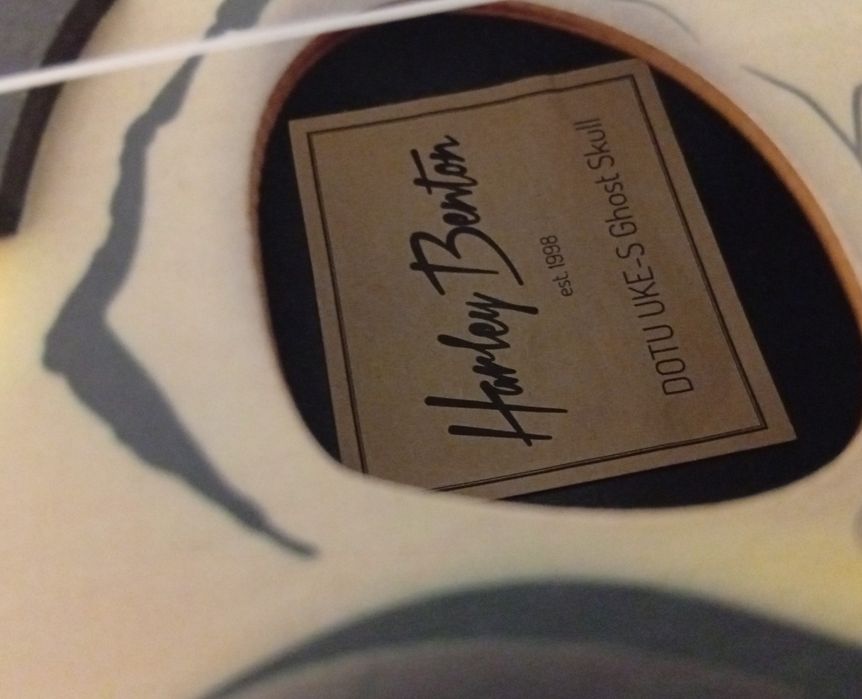 COMBO: 2 Guitarras acústicas Starone e 1 ukulele Harley benton