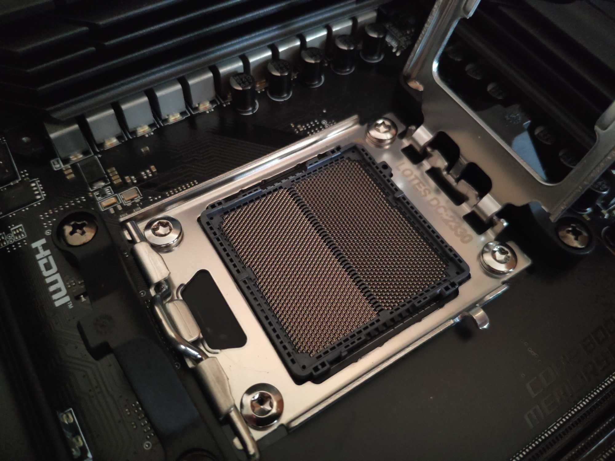 Материнська плата AM5 MSI MPG B650 CARBON WIFI