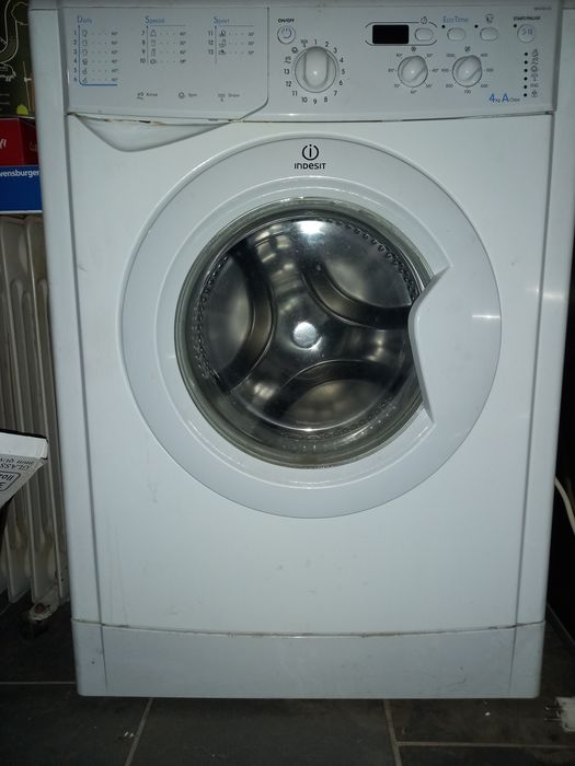 Пральна машинка Indesit