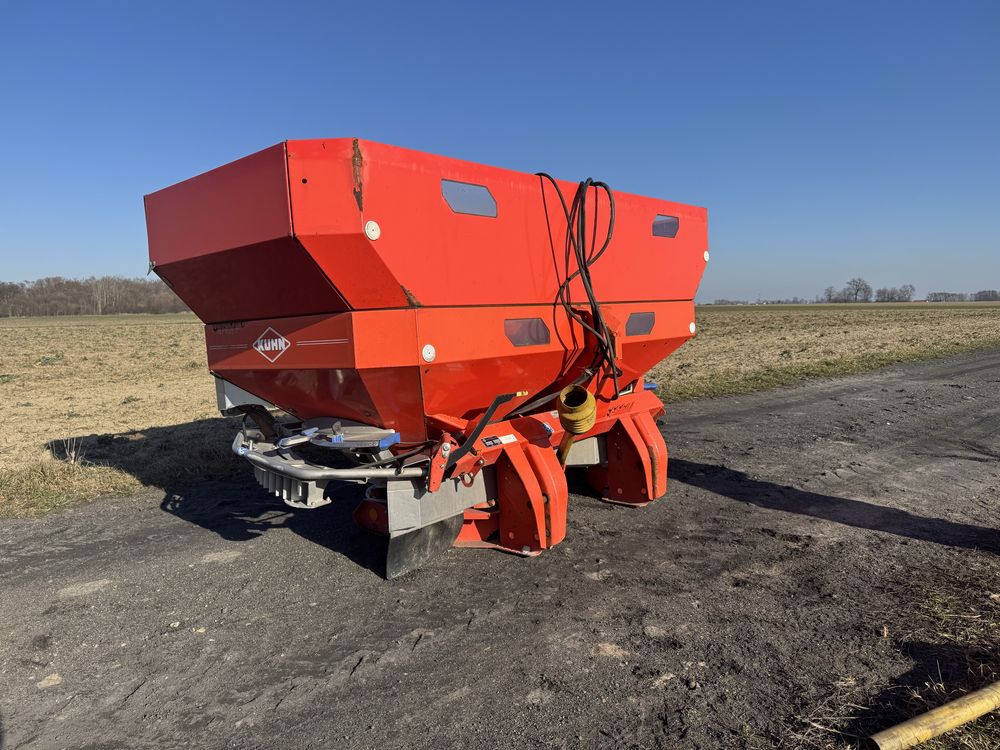 Kuhn axis 30.1 !! 2006 rok Rozsiewacz siekwa sulky amazone