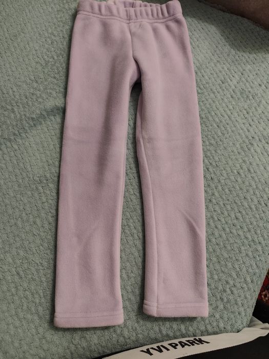 Одяг для дівчинки лосіни,кофти,светри.