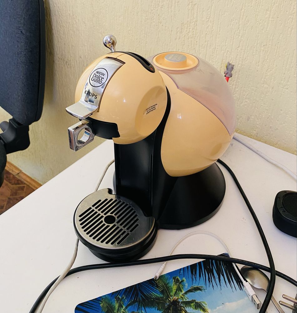 Кавоварка Dolce Gusto