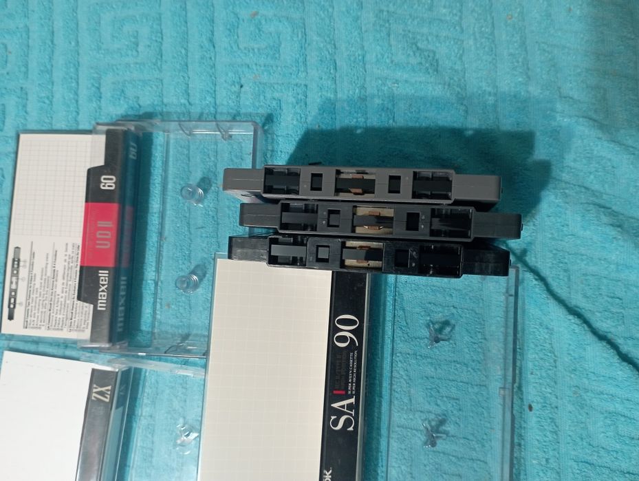 Аудио кассеты одним лотом