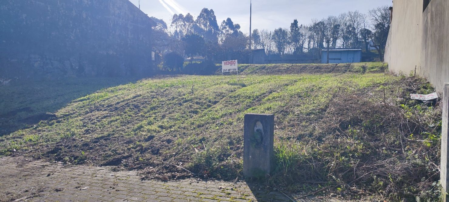 Lote de terreno com 713m².