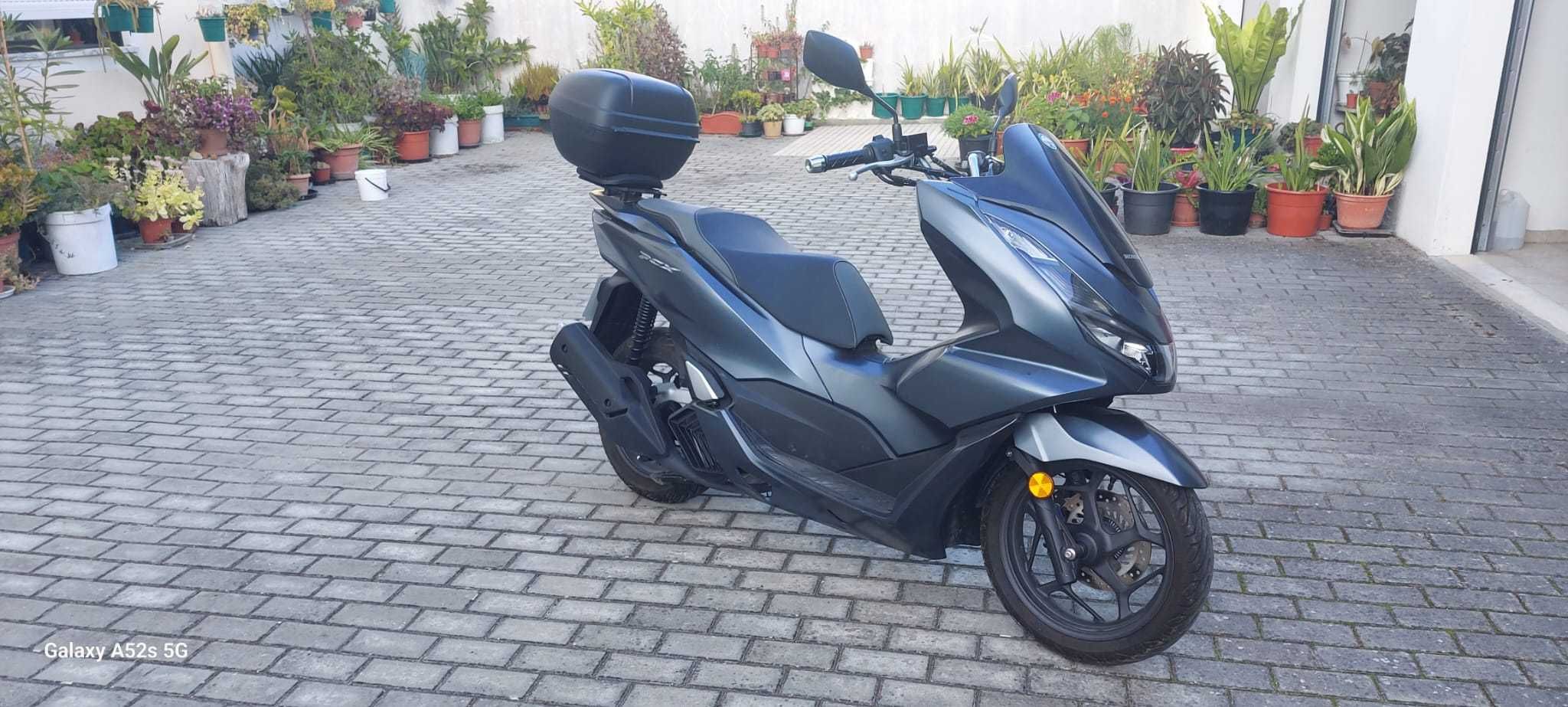 Motociclo Honda 125 CC modelo PCX125 EM BOM ESTADO