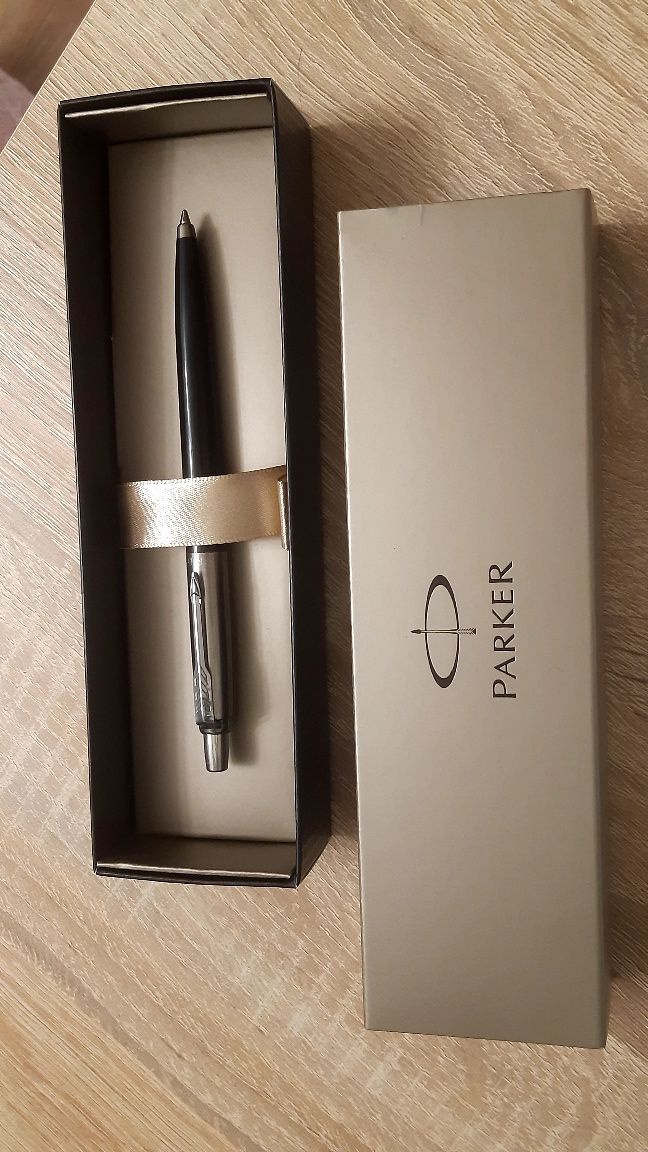 Шариковая ручка Parker Jotter Standard Black BP 78 032Ч