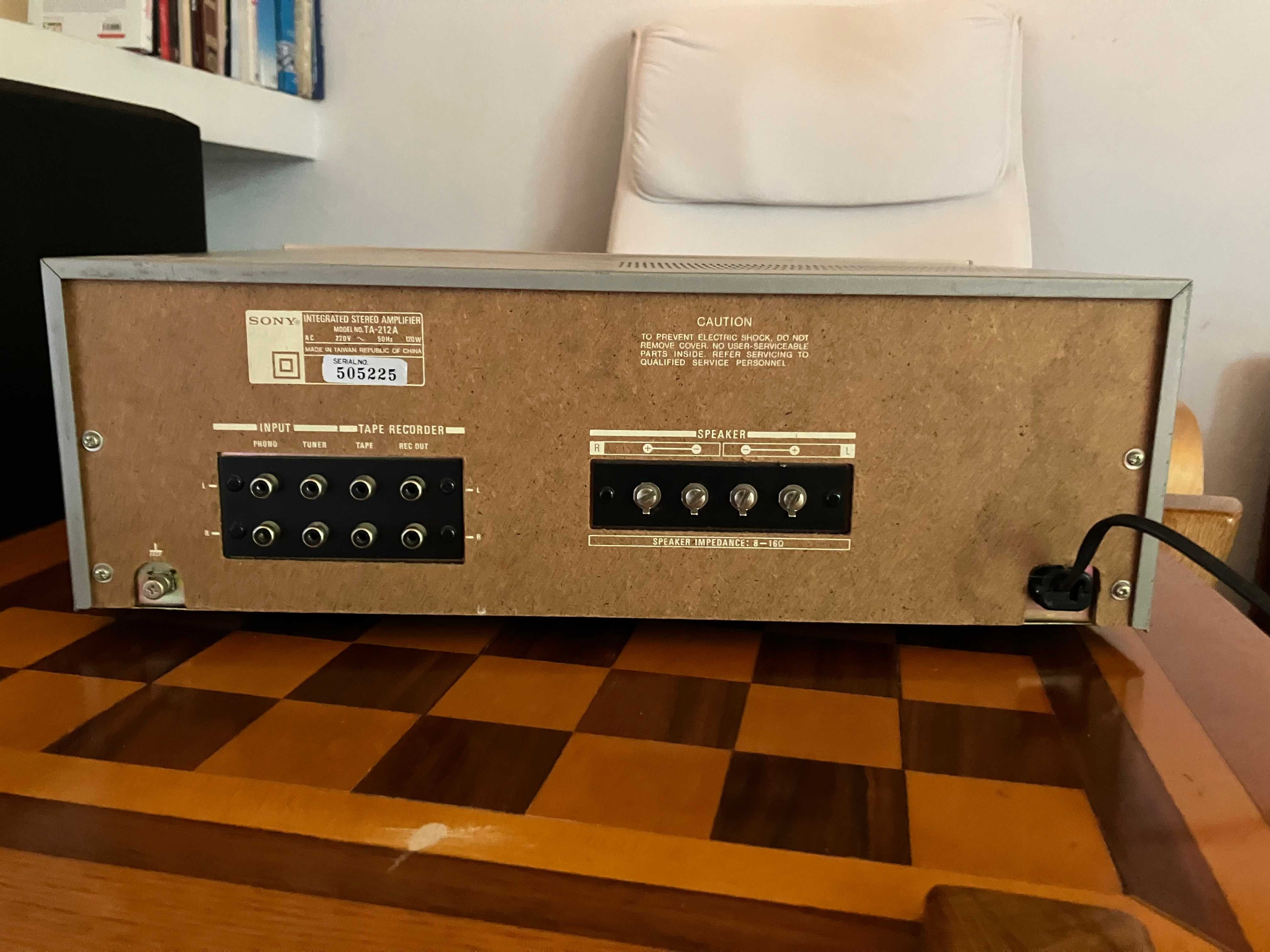 wzmacniacz stereo vintage Sony TA 212A