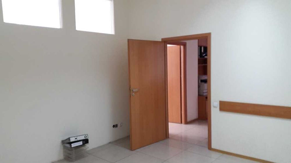 Офис 131 м. кв. свой, без комиссий.