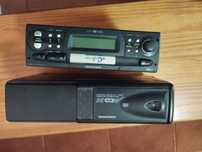 Auto radio Grundig com caixa de CD's