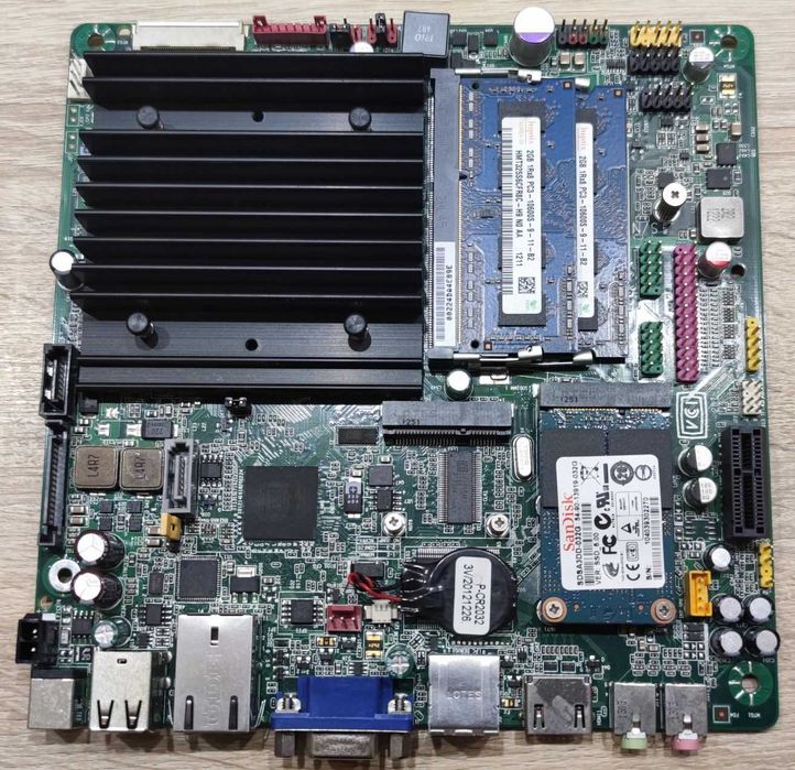 Płyta główna Intel DN2800MT Mini-ITX, 4GB Ram, 32GB SSD