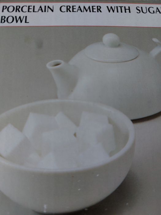 Porcelanowy mlecznik i cukiernica w ciekawym zestawie