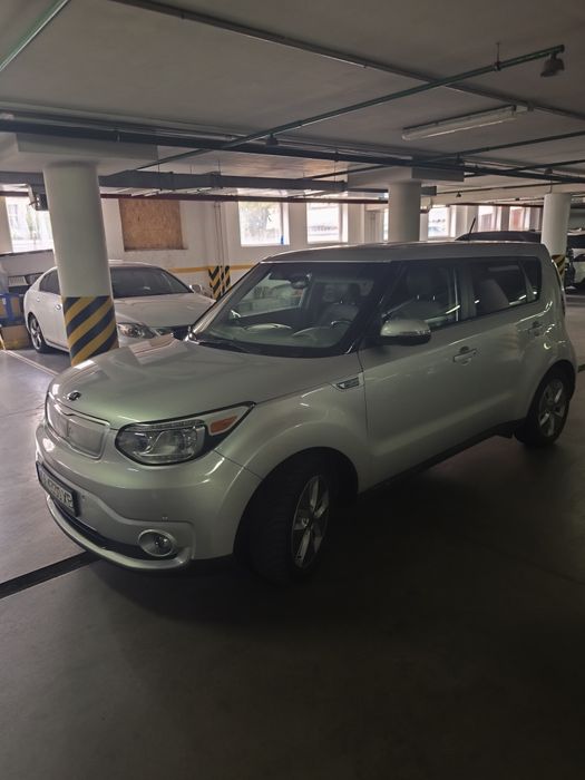 Продам KIA soul 2016 год 27кВт батарея