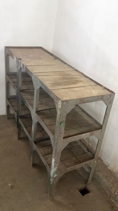 Металлический сталаж, стойку, станина под верстак