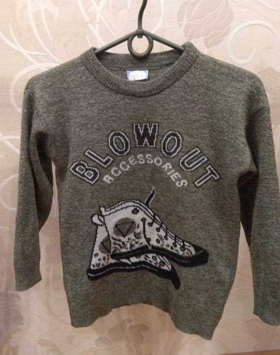 Дитячий світер на хлопчика