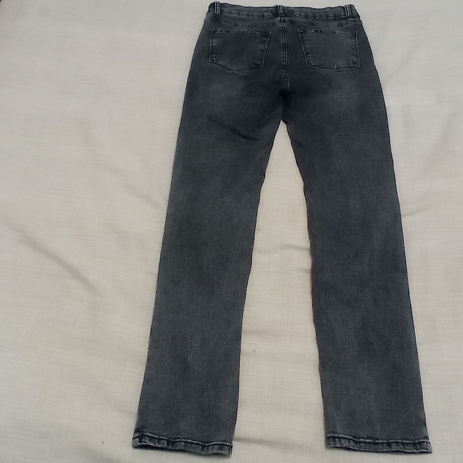 продам серые джинсы р30