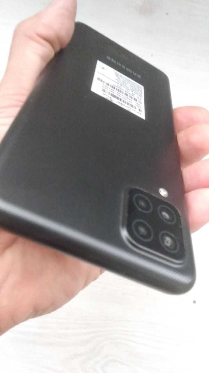 смартфон Samsung Galaxy A12 SM-A125F 4/64Gb как новый