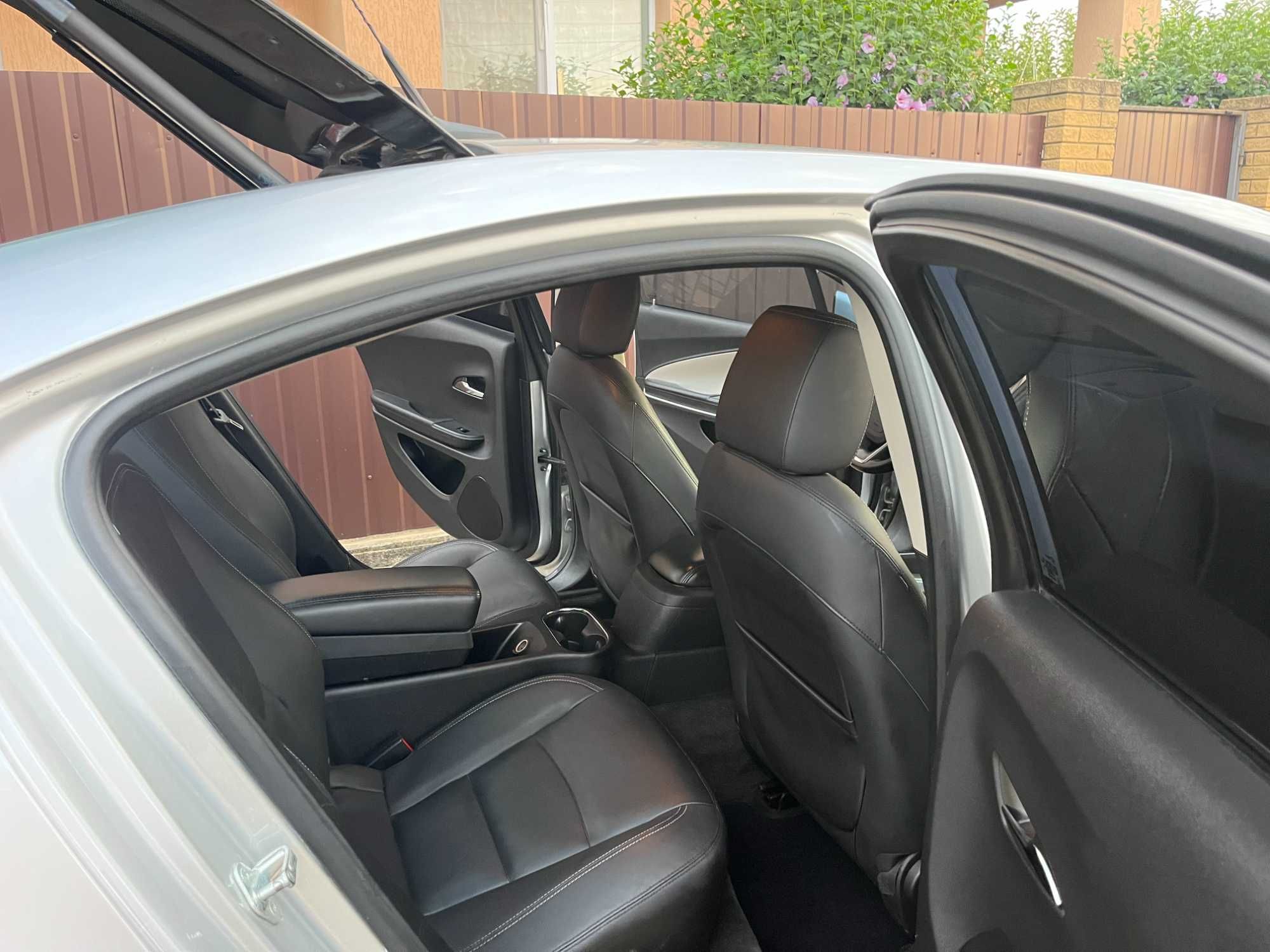 Продам Chevrolet Volt 2013