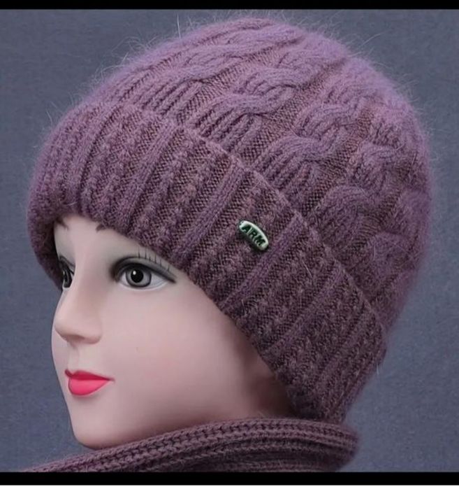 Шапка жіноча тепла, Нова(об'єм 40-60см)