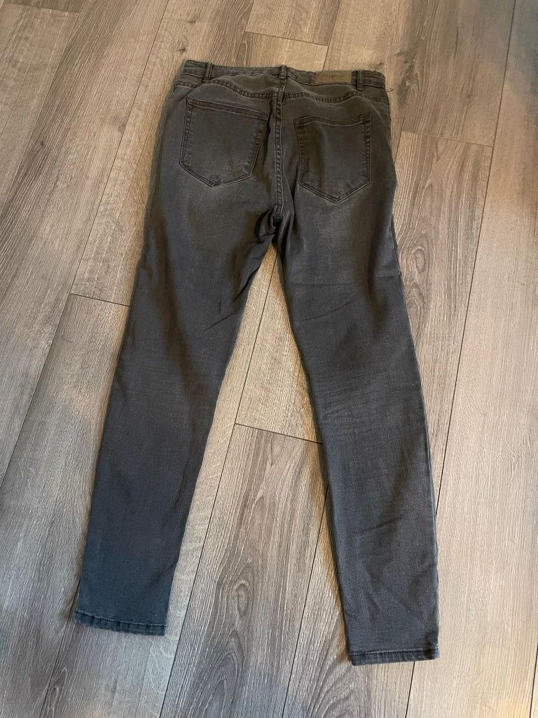 Spodnie jeansowe Pull&Bear rozmiar L stan dobry