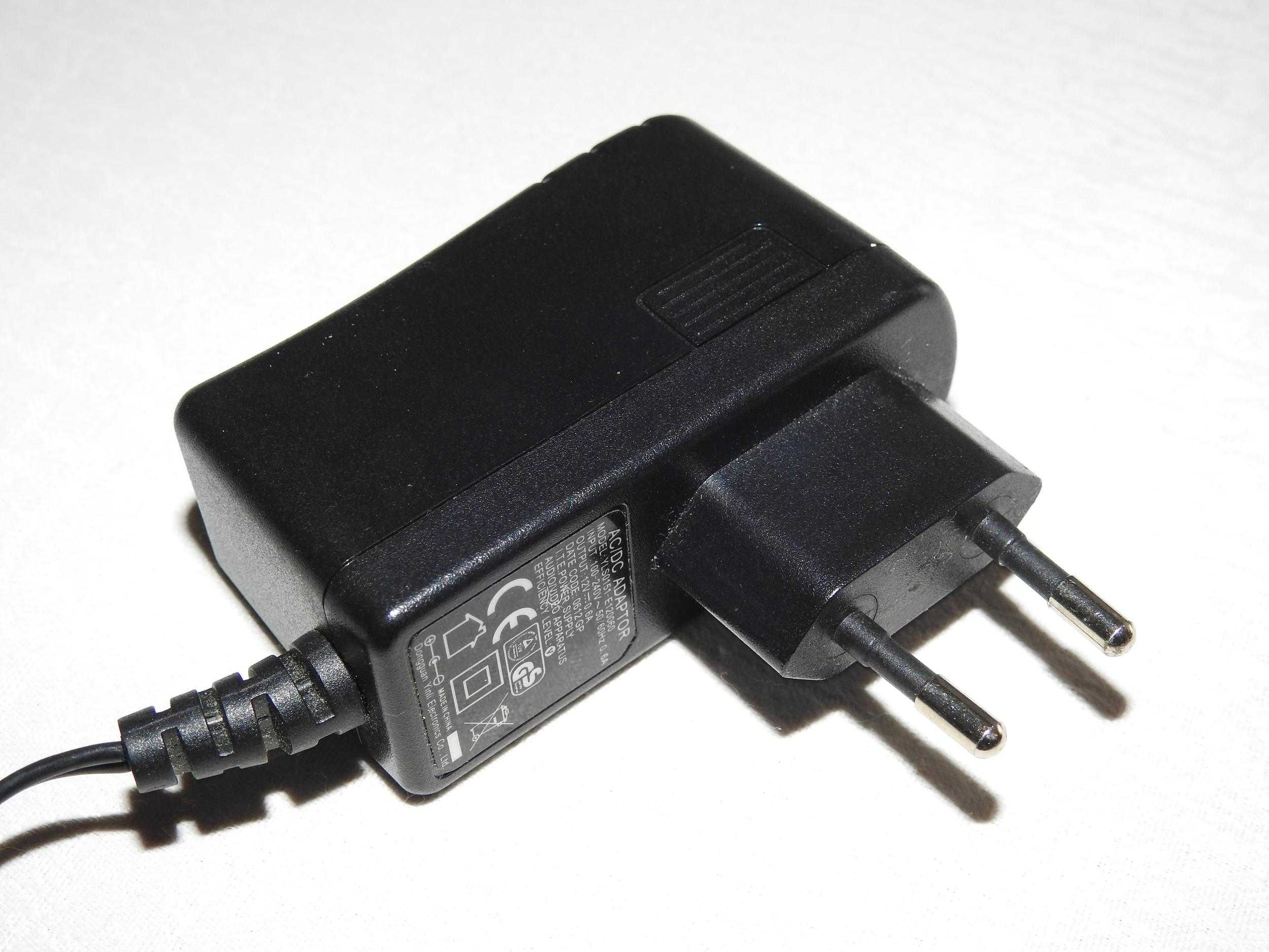Zasilacz ładowarka 12V-0.6A