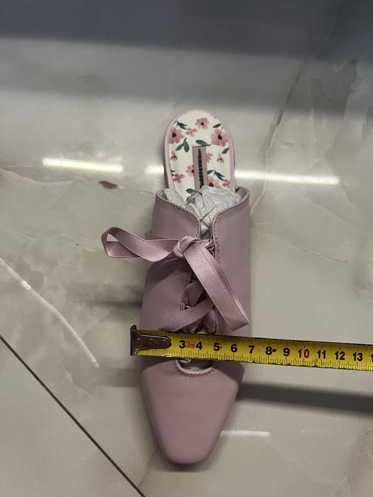 Рожево-лілові шкіряні мюлі CHARLES & KEITH 36 р