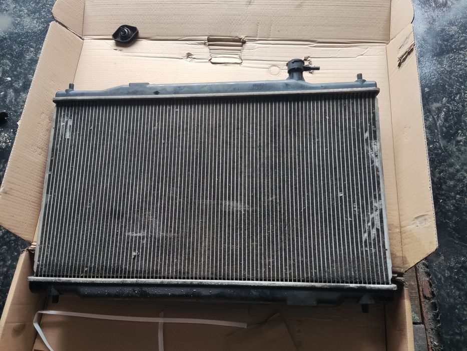 Радиатор Хонда срв 3 б/у полностью исправный.