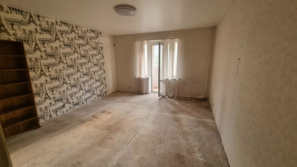 Продам  3 кімнатну квартиру центр окремий вхід 90 м.кв.