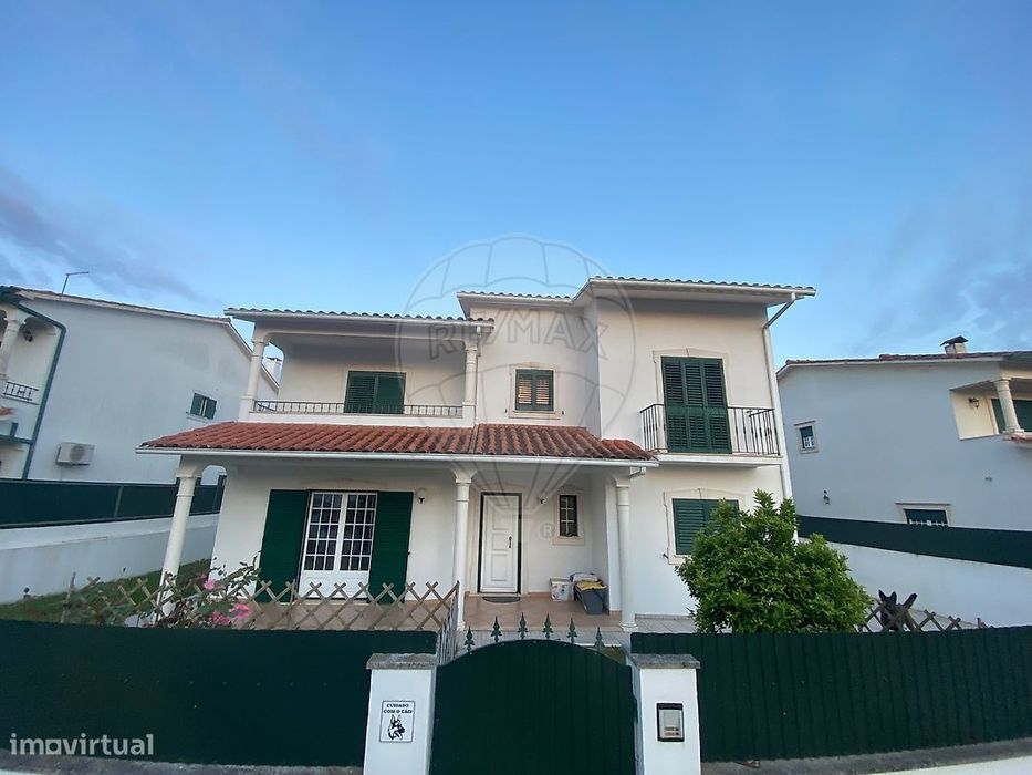 Moradia T5 para venda