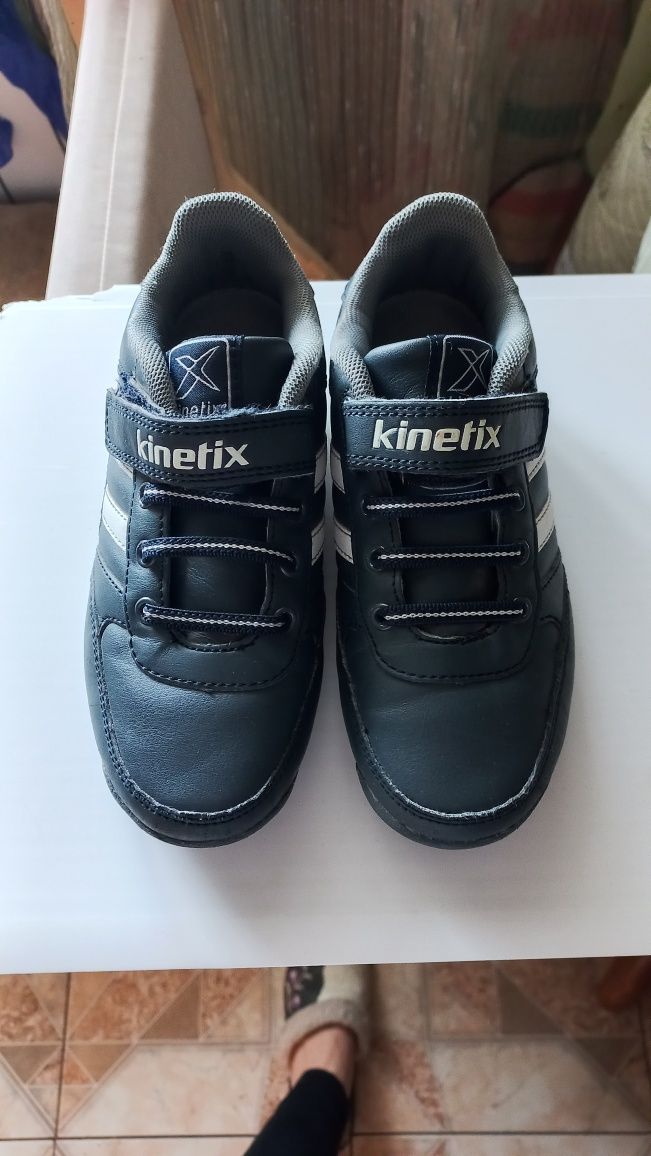 Кросівки Kinetix