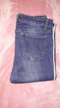 Jeans skinny cintura alta (6€) e camisa Zippy 16 anos (5€)