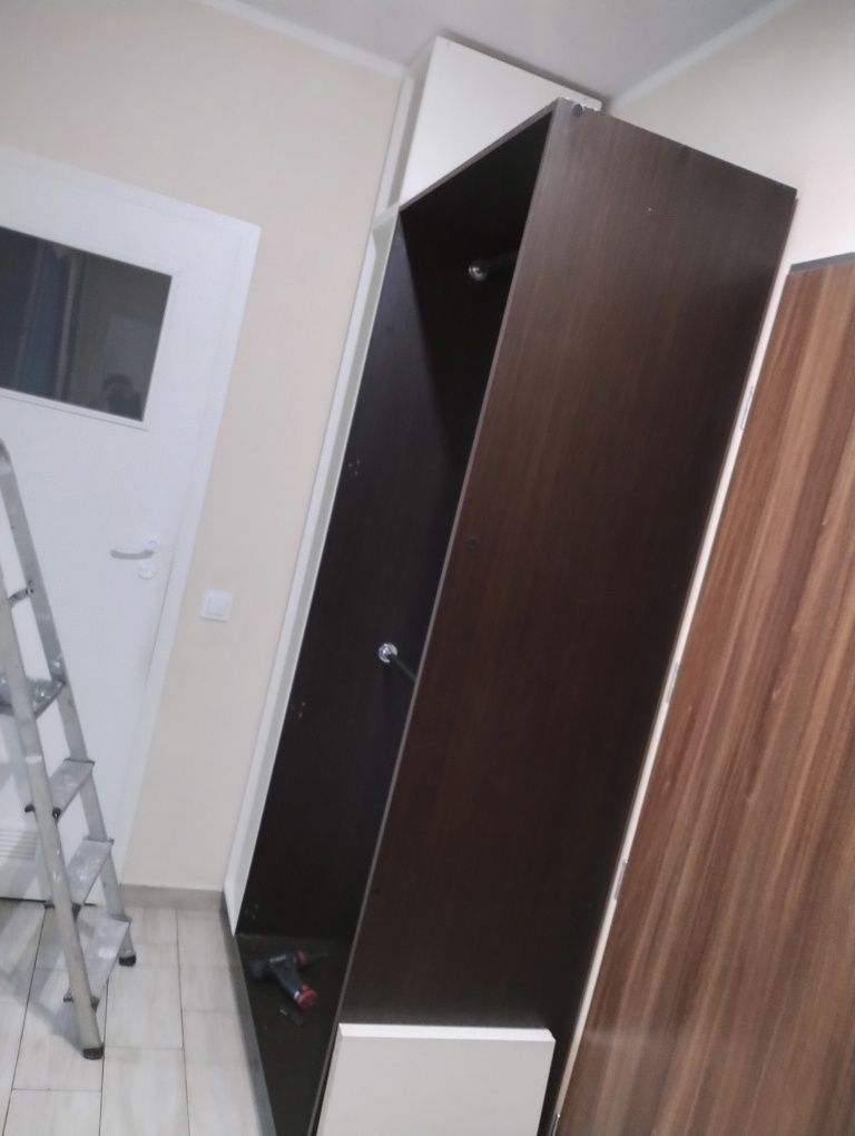 Wymiana frontów meblowych drobne naprawy blaty oświetlenia LED