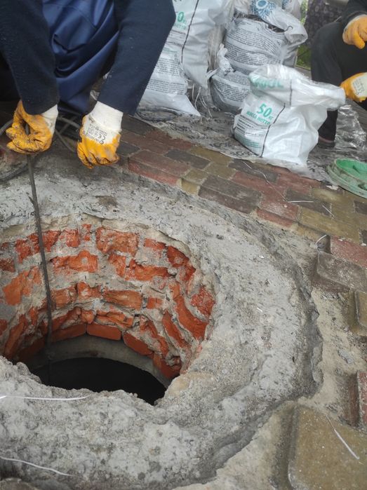 Очистим сливную яму или Септик любой сложности.