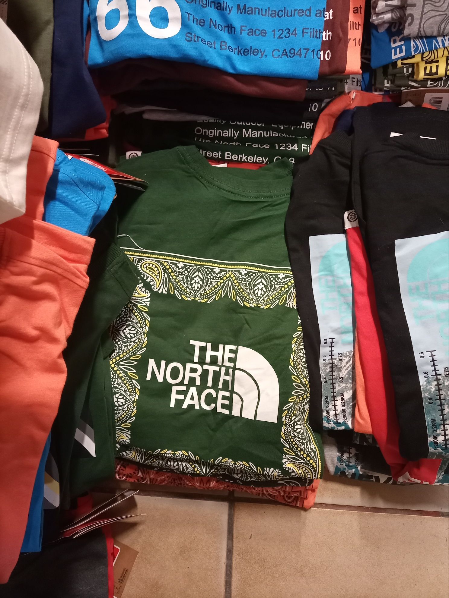 ОПТ футболки The North Face оригінальні нові tnf casual багато моделей