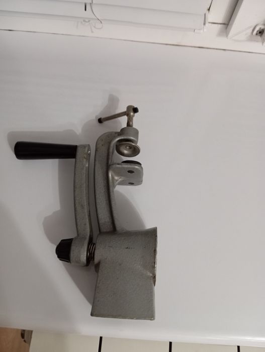 Продам ручну кофемолку"Мрія"