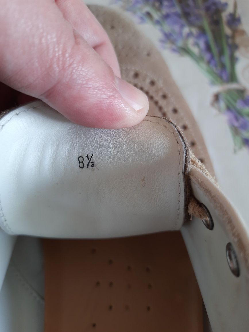Продам туфлі Santoni