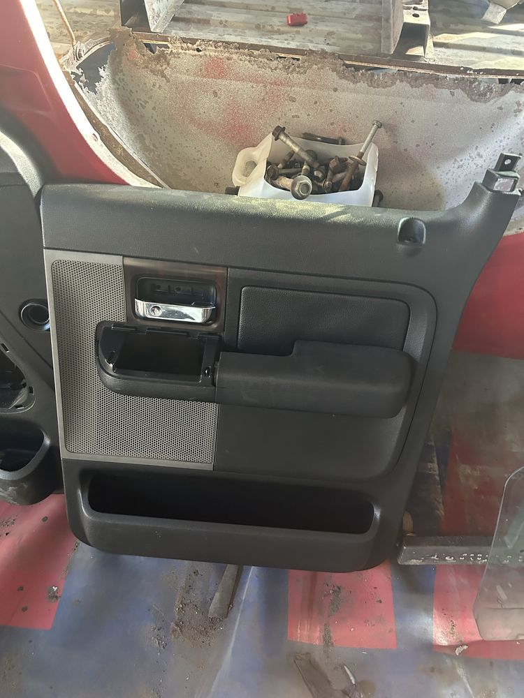 Ford f150 boczki drzwi 4 drzwi czarne