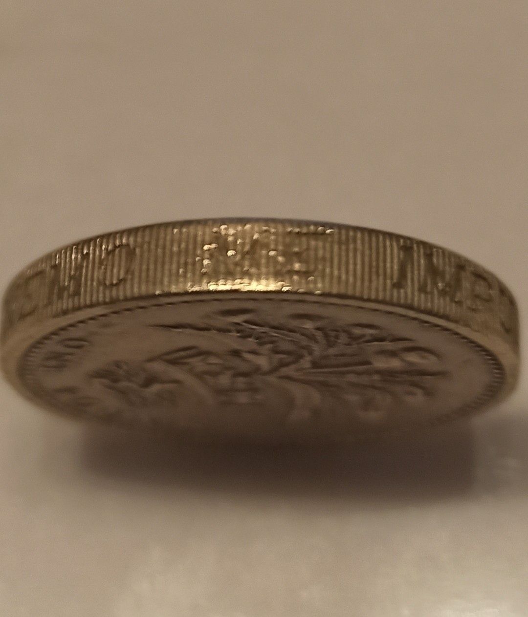 Moneta kolekcjonerska One Pound 1984 Elizabeth II
