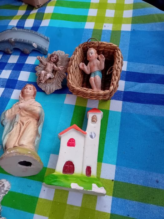 Conjunto de Figuras de Presépio Diversas