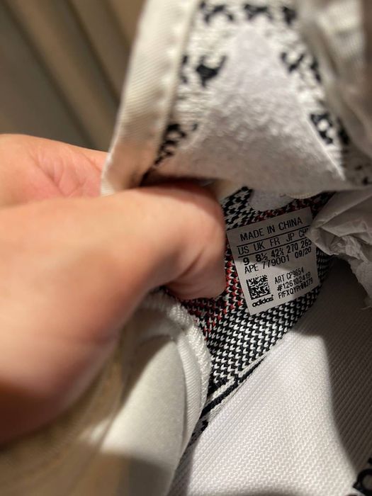 adidas Yeezy boost 350 v2 zebra 42 2/3 black onyx white beluga