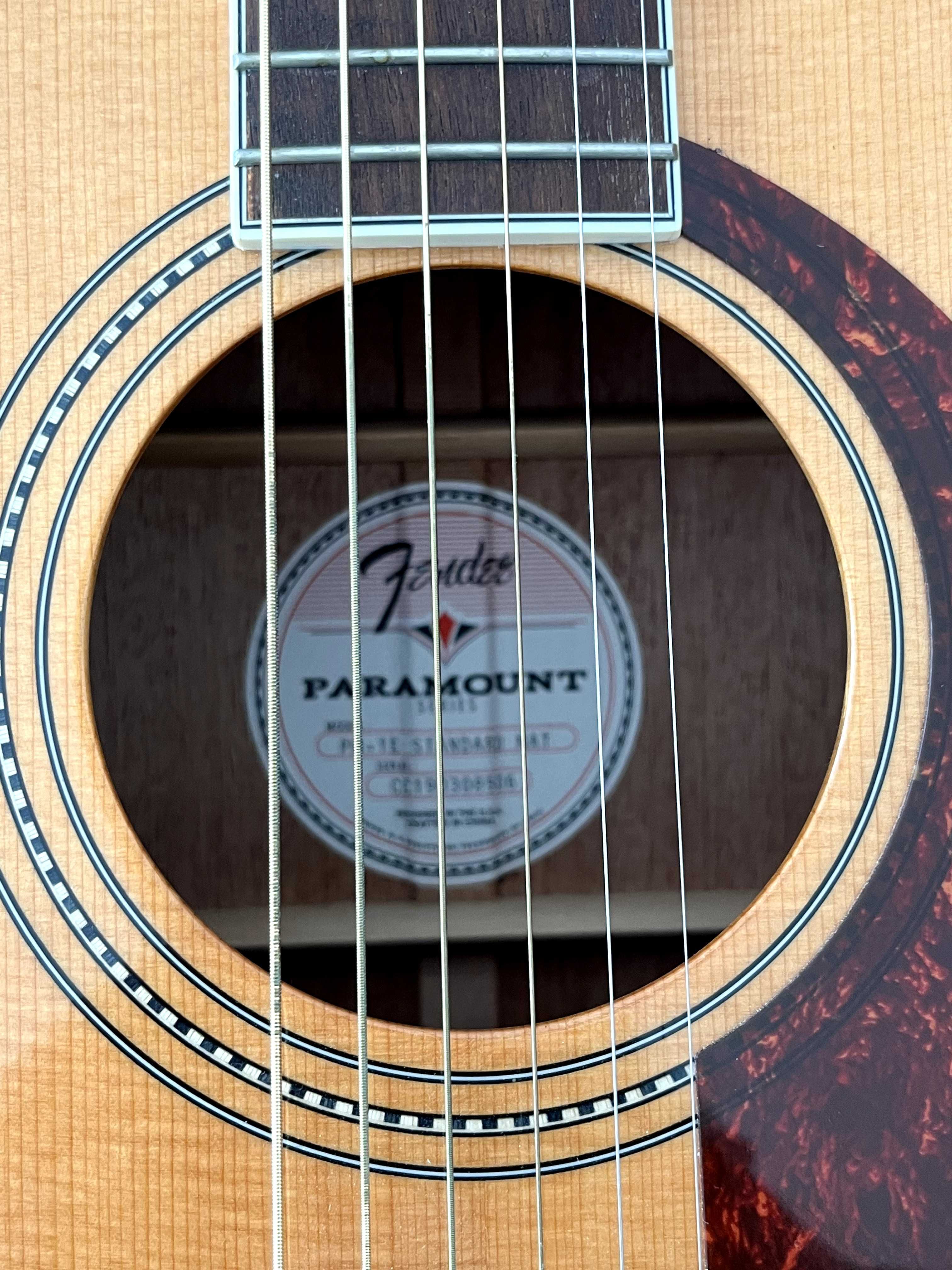 Guitarra Acústica Fender Paramount como nova