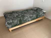 Nova cama (e colchão) 90 x 200 cm. Utilizados apenas durante 3 semanas