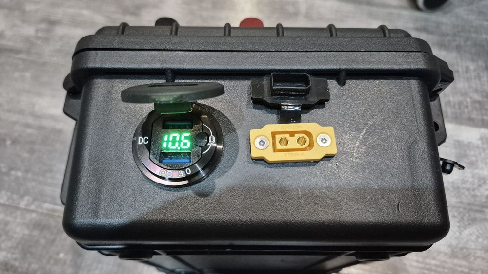 Stacja zasilania 12v 72Ah