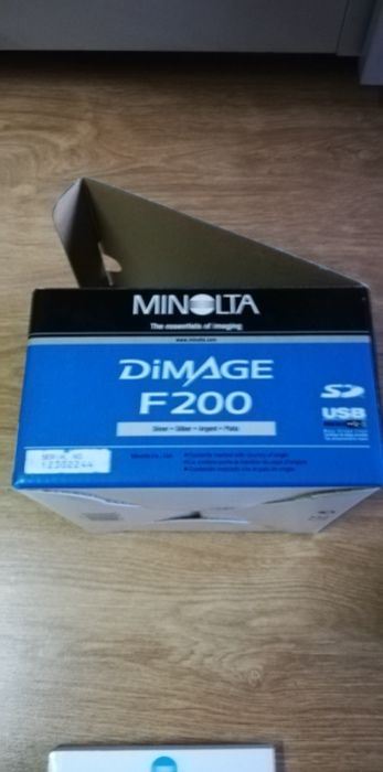 Minolta DIMAGE F100 Digital