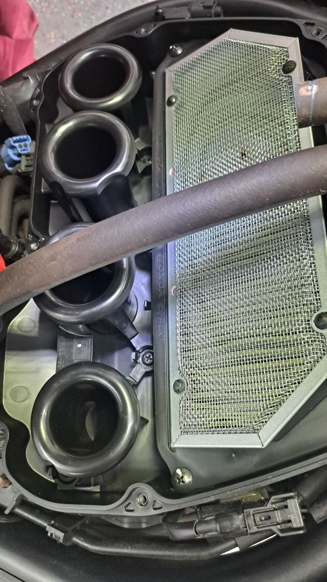 króciec airboxa honda cb650r A2