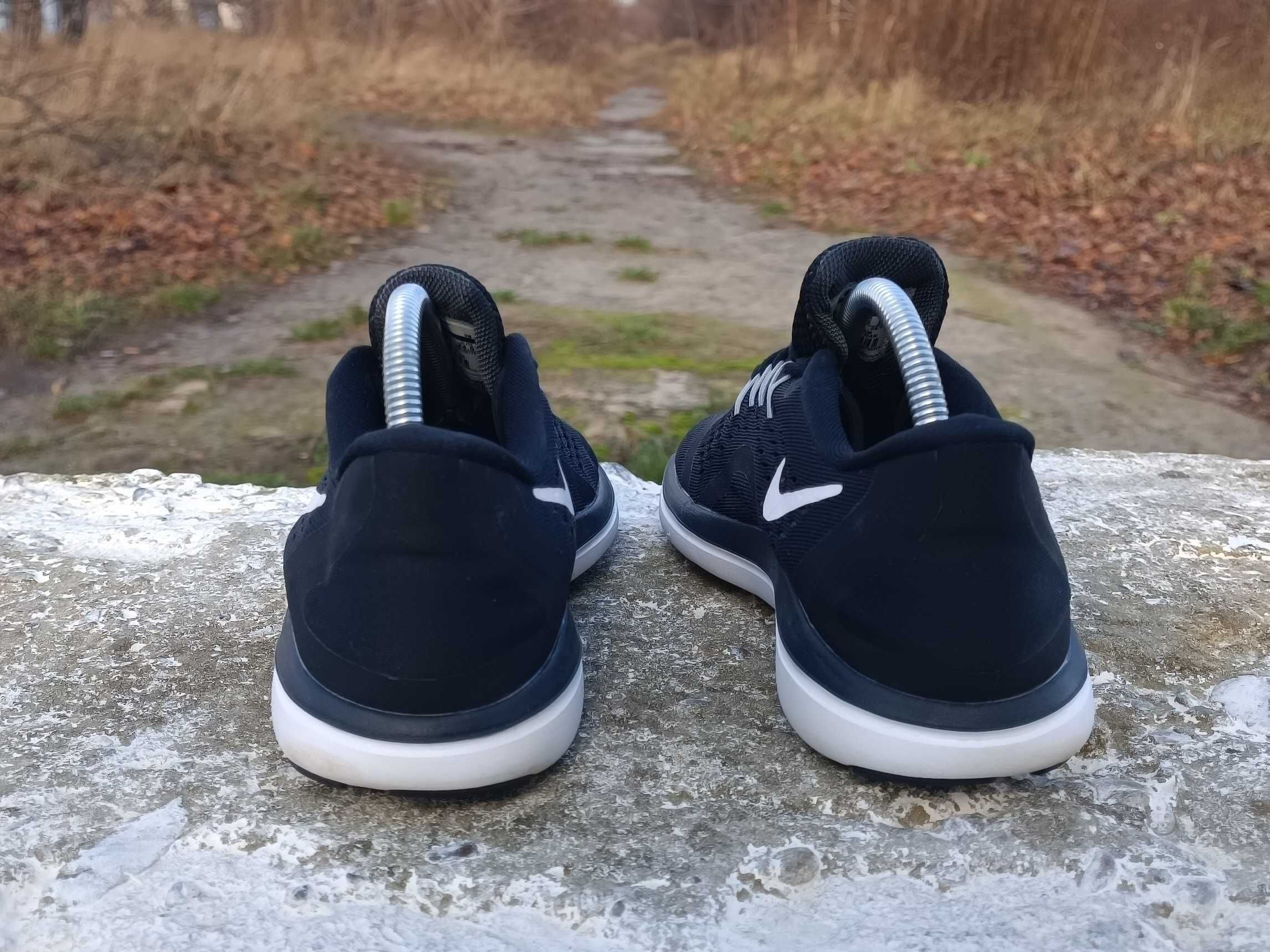 Жіночі бігові кросівки Nike Flex 2017 Run