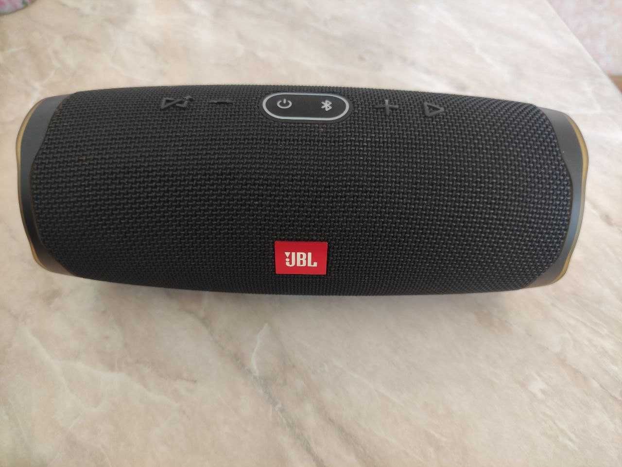 Продам JBL charge 4